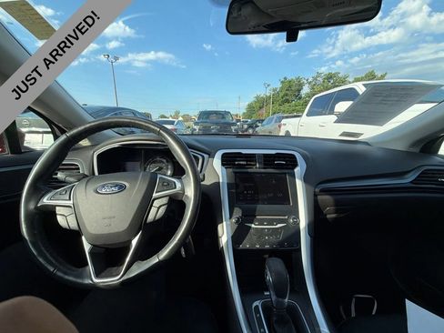 Used 2013 Ford Fusion SE FWD image 11