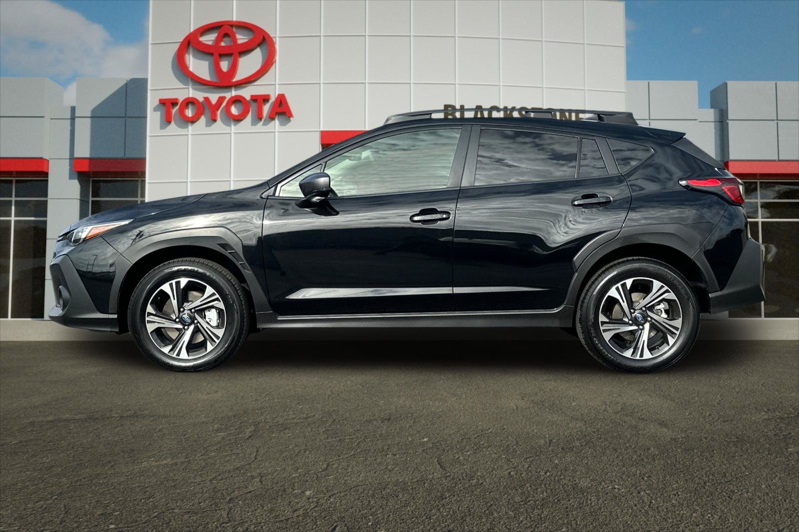 Used 2025 Subaru Crosstrek 2.5i Premium AWD/4WD image 6