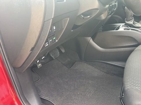 Used 2021 Nissan Rogue Sport S image 14