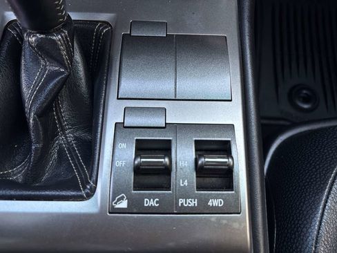 Used 2017 Lexus GX 460 image 33