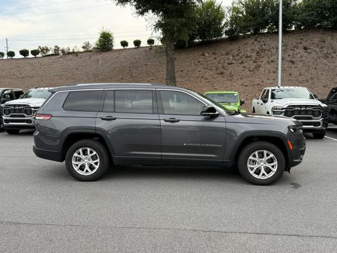 Used 2023 Jeep Grand Cherokee L Limited AWD/4WD image 6