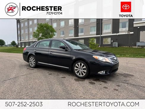 Used 2012 Toyota Avalon Limited FWD image 1
