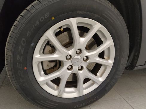 Used 2018 Jeep Cherokee Latitude image 31