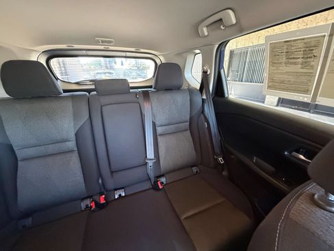 Used 2025 Nissan Rogue SV FWD image 39