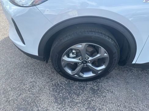 Used 2025 Ford Escape ST-Line Select AWD/4WD image 10