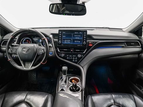 Used 2022 Toyota Camry XLE FWD image 12