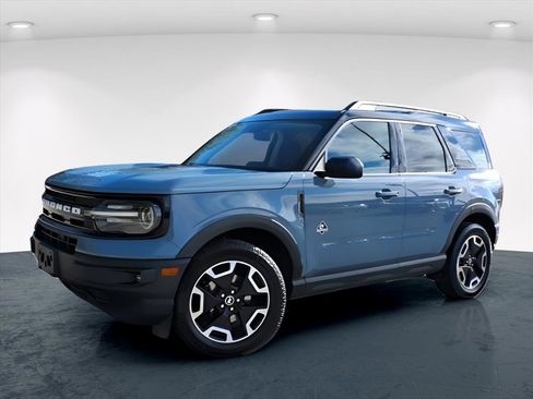 Used 2021 Ford Bronco Sport Outer Banks image 2