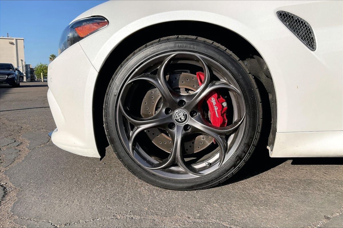 Used 2018 Alfa Romeo Giulia Quadrifoglio w/ Driver Assist Dynamic Package RWD image 4