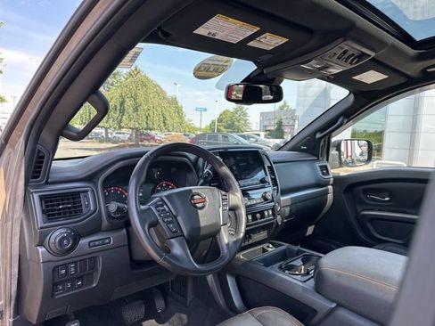 Used 2021 Nissan Titan PRO-4X w/ Pro-4x Convenience Package AWD/4WD image 13