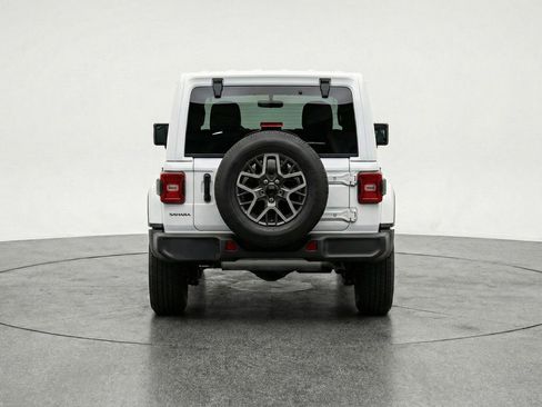 Used 2025 Jeep Wrangler Sahara image 7