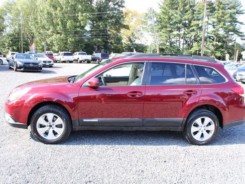 Used 2011 Subaru Outback 3.6R Limited w/ PWR Moonroof Pkg image 10