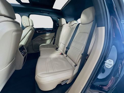 Certified 2019 Porsche Cayenne image 24