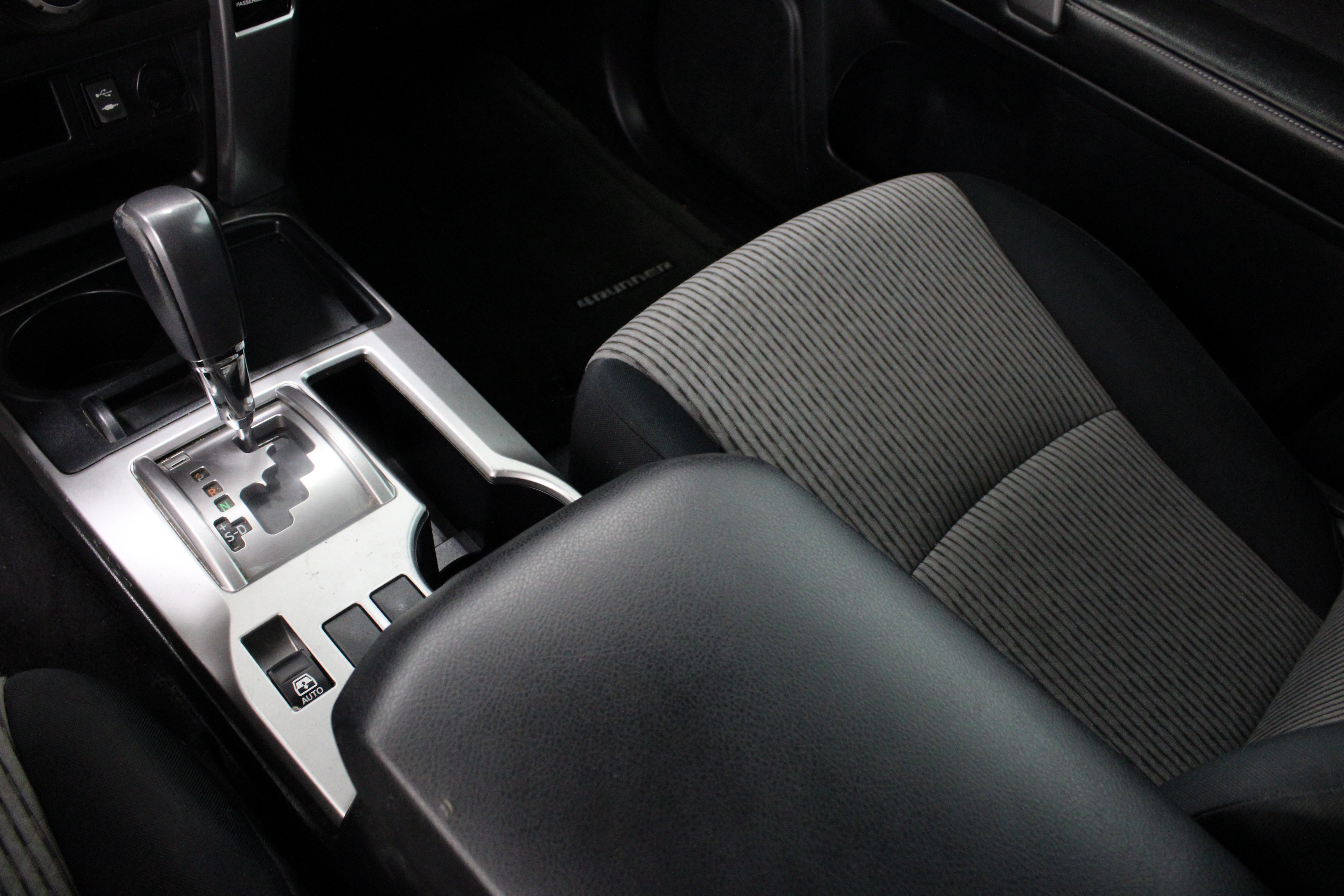 Used 2015 Toyota 4Runner SR5 RWD image 17