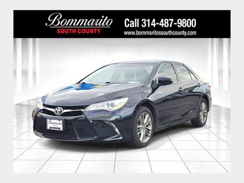 Used 2015 Toyota Camry SE FWD image 1