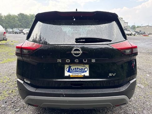 Used 2023 Nissan Rogue SV FWD image 8