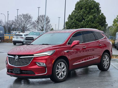 Used 2023 Buick Enclave Essence w/ Experience Buick Package image 3