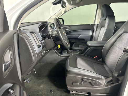 Used 2017 Chevrolet Colorado Z71 AWD/4WD image 9