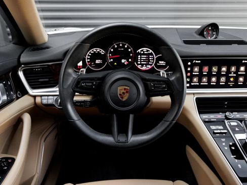 Certified 2023 Porsche Panamera Platinum Edition RWD image 17