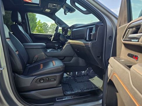 Used 2024 GMC Sierra 1500 AT4 w/ Technology Package AWD/4WD image 20