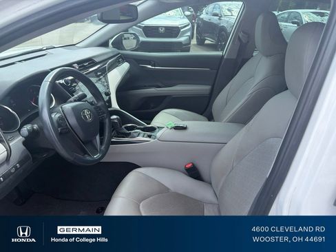Used 2020 Toyota Camry XSE FWD image 14