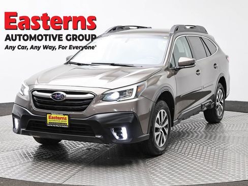 Used 2022 Subaru Outback Premium AWD/4WD image 1