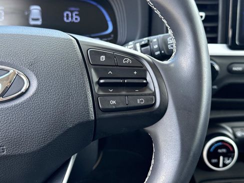 Used 2024 Hyundai Venue Limited image 24