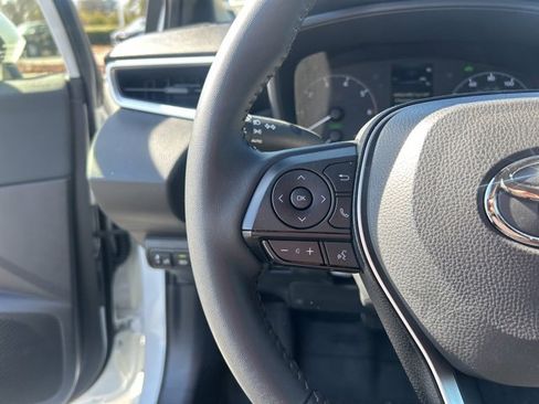 Used 2025 Toyota Corolla SE image 17