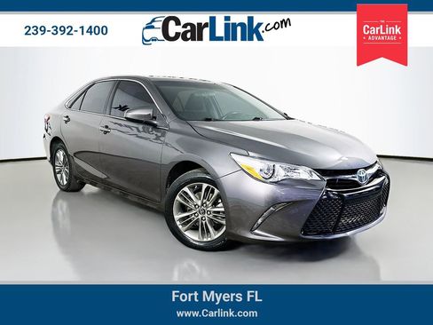 Used 2017 Toyota Camry SE FWD image 1