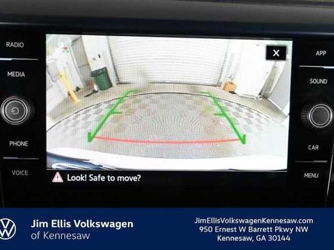 Certified 2023 Volkswagen Taos SE w/ Panoramic Sunroof Package image 6