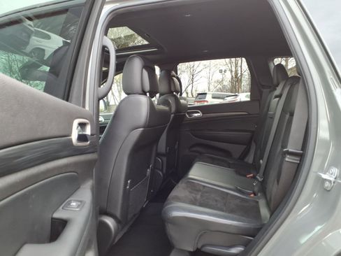 Used 2020 Jeep Grand Cherokee Altitude AWD/4WD image 12