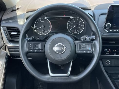 Used 2023 Nissan Rogue SV FWD image 12