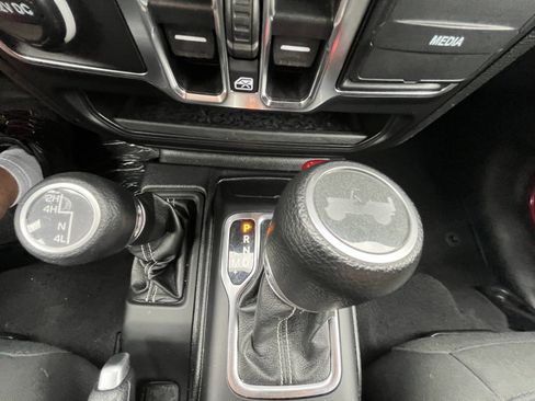Used 2021 Jeep Wrangler Unlimited Sahara AWD/4WD image 20