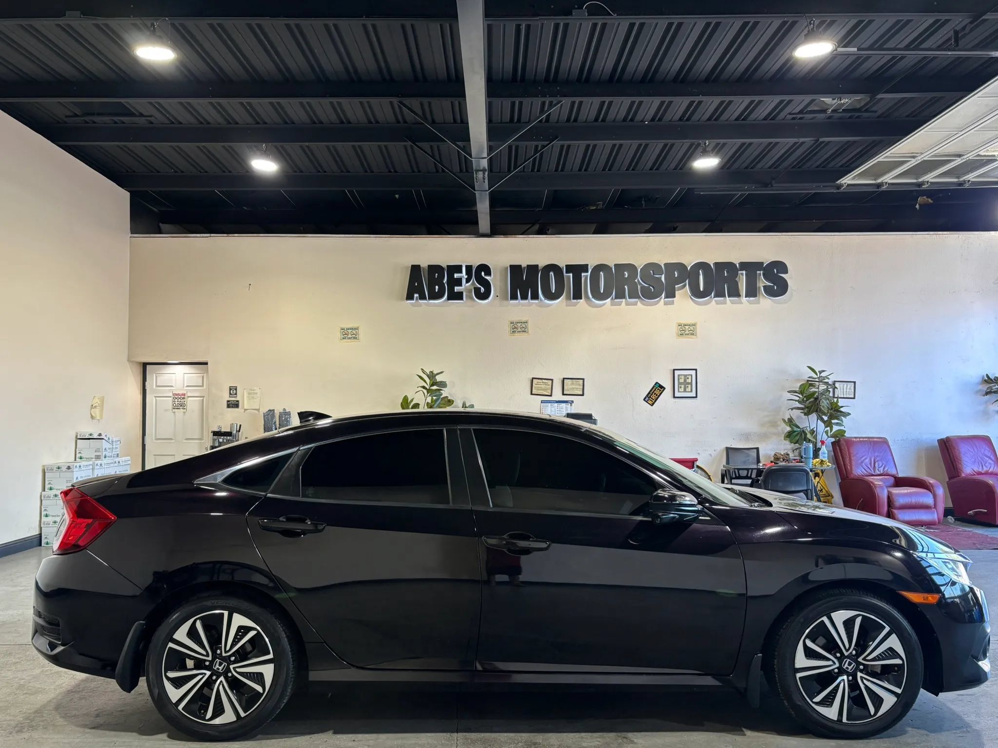 Used 2017 Honda Civic EX-T image 4