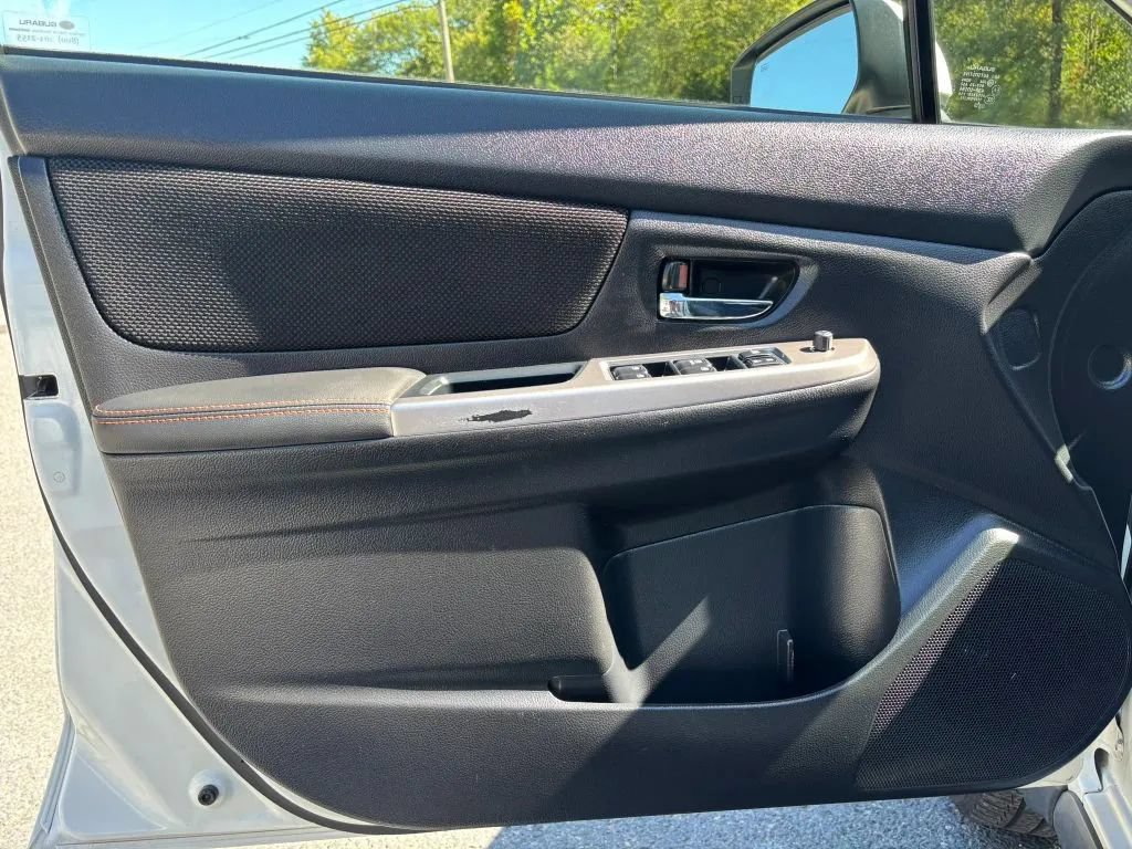 Used 2017 Subaru Crosstrek 2.0i Premium AWD/4WD image 12