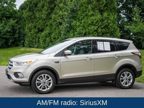 Used 2017 Ford Escape SE w/ SE Cold Weather Package AWD/4WD image 8