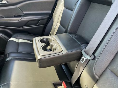 Used 2019 GMC Acadia SLT w/ Black Edition FWD image 34