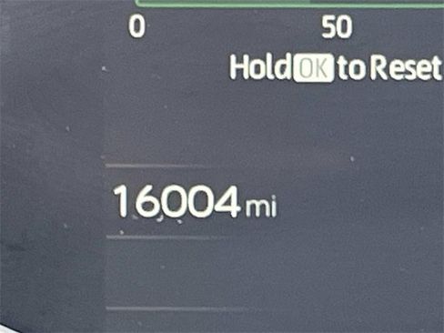 Used 2025 Toyota Prius XLE image 36