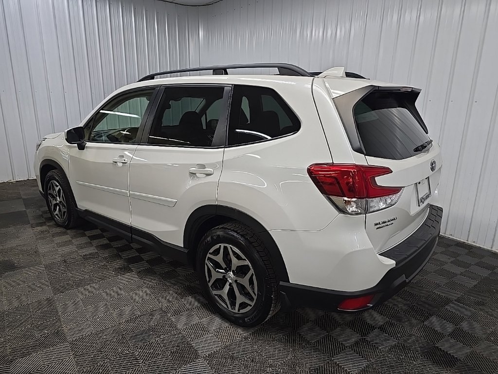 Used 2021 Subaru Forester Premium AWD/4WD image 9