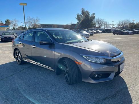 Used 2018 Honda Civic Touring image 2