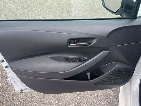 Used 2024 Toyota Corolla LE w/ LE Convenience Package FWD image 9