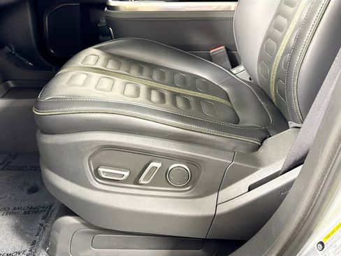 Used 2025 Rivian R1S Adventure image 23