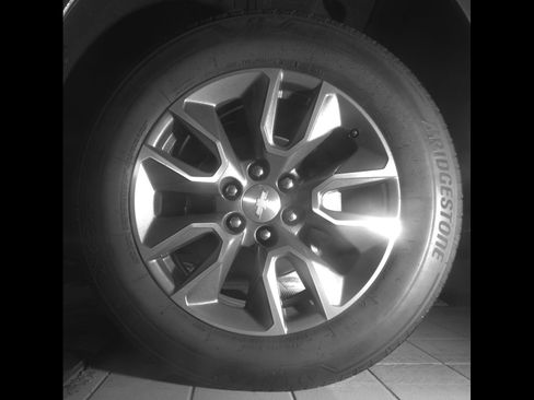 Used 2023 Chevrolet Suburban LS RWD image 25