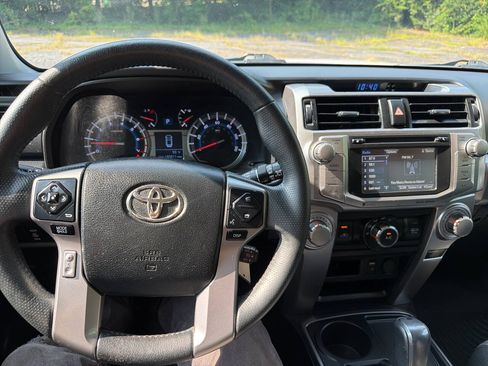 Used 2019 Toyota 4Runner SR5 RWD image 32