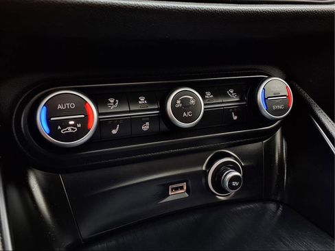 Used 2023 Alfa Romeo Stelvio Sprint image 20