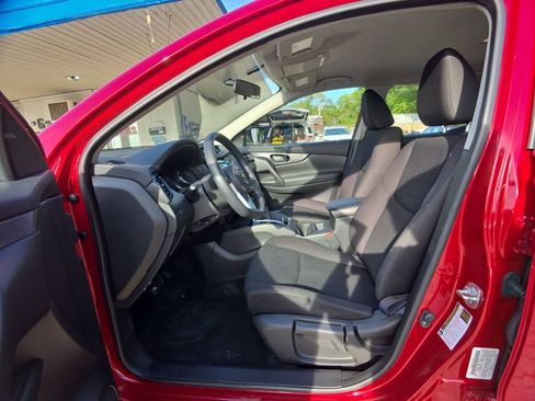Used 2018 Nissan Rogue Sport S w/ S Appearance Package AWD/4WD image 9