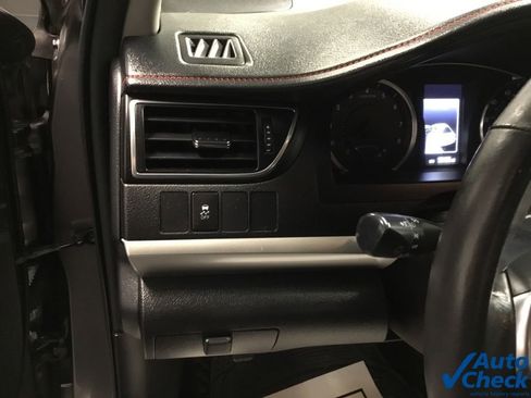 Used 2017 Toyota Camry SE w/ Moonroof Package image 22