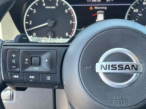 Used 2021 Nissan Rogue S FWD image 19