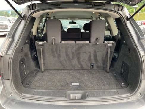 Used 2019 Nissan Pathfinder SV AWD/4WD image 9