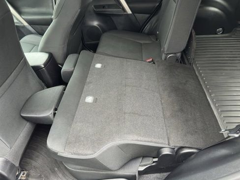 Used 2014 Toyota RAV4 XLE image 20