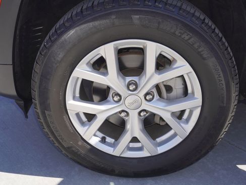 Used 2023 Jeep Grand Cherokee Limited AWD/4WD image 23